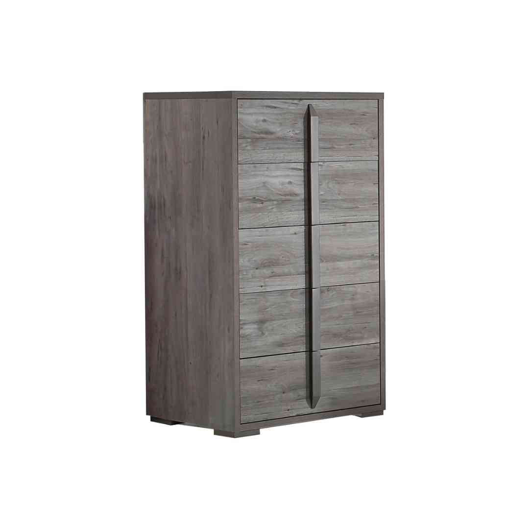 Evelyn Chest